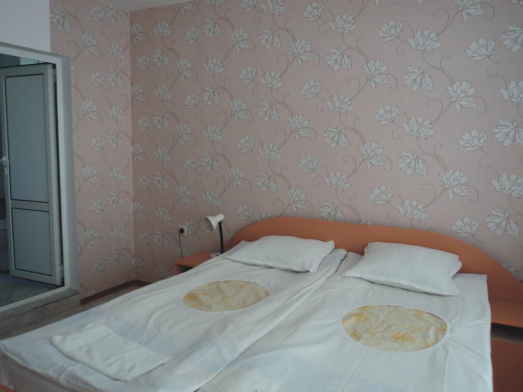 Guest House Chifchibashievi Primorsko Rom bilde